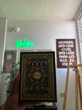 Cargar imagen en el visor de la galería, The Iluminated Tarot-USADO
